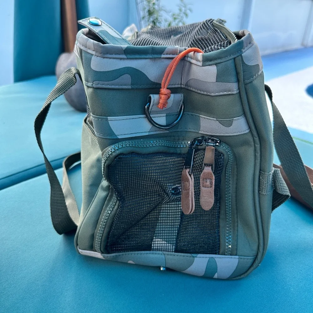Pet carrier, transporter, bag
